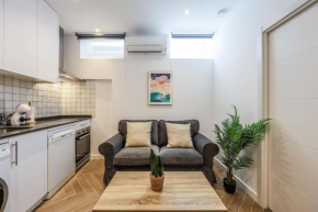 Urban Tranquility in Madrid - Ideal for Couples